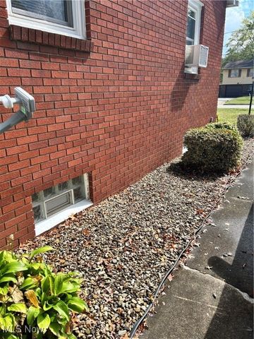 1056 Orlo Drive NW, Warren, OH 44485