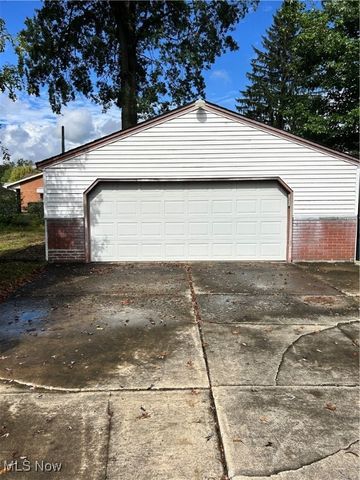 1056 Orlo Drive NW, Warren, OH 44485