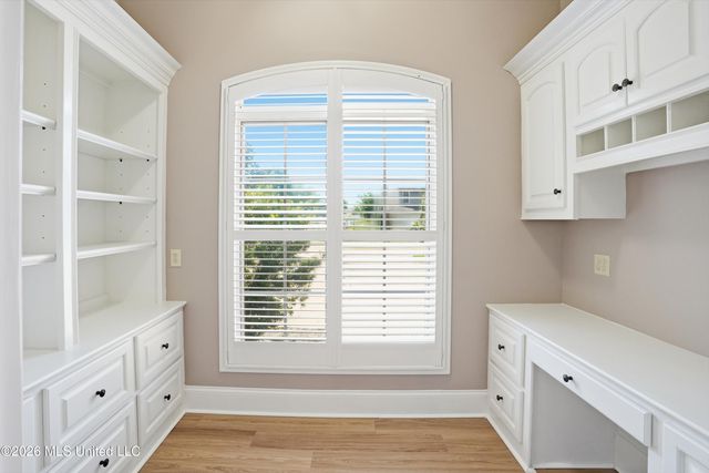 317 Gladeview Place, Brandon, MS 39047
