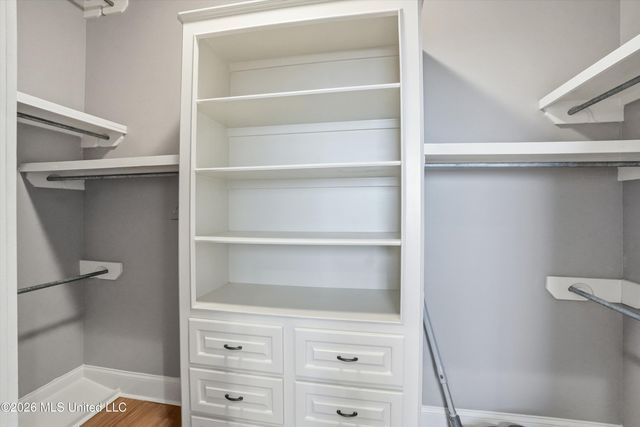 317 Gladeview Place, Brandon, MS 39047