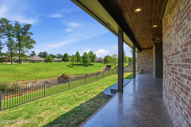 317 Gladeview Place, Brandon, MS 39047