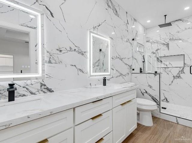 5916 N Gira Del Sol Street, Edinburg, TX 78542