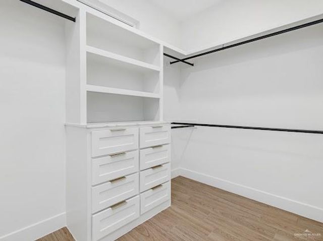 5916 N Gira Del Sol Street, Edinburg, TX 78542