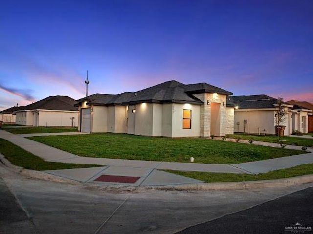 5916 N Gira Del Sol Street, Edinburg, TX 78542
