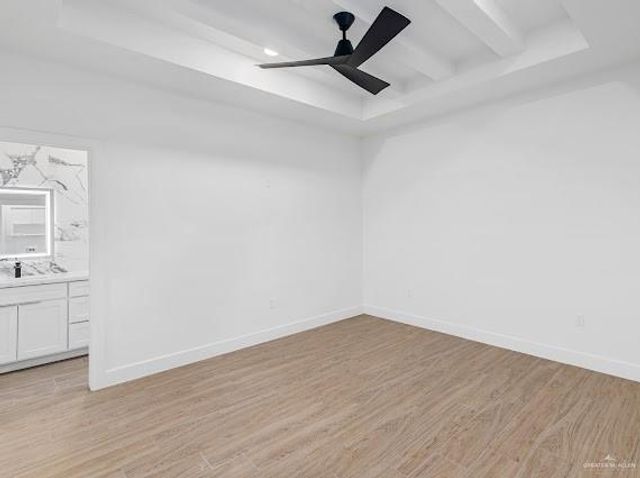 5916 N Gira Del Sol Street, Edinburg, TX 78542