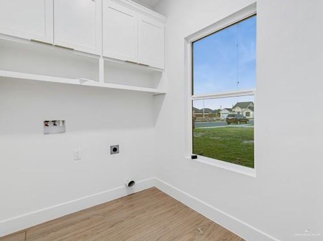 5916 N Gira Del Sol Street, Edinburg, TX 78542