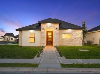 5916 N Gira Del Sol Street, Edinburg, TX 78542