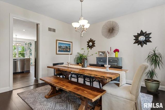 1104 Jemi Lane, Chatham, IL 62629