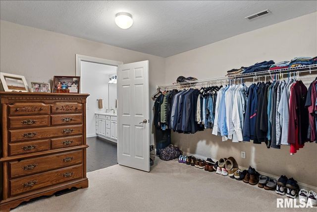 1104 Jemi Lane, Chatham, IL 62629