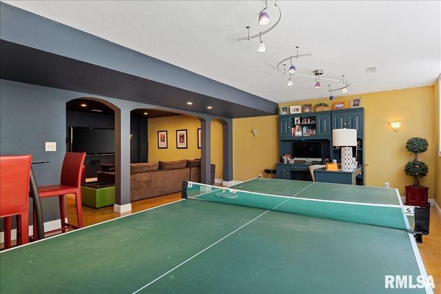 1104 Jemi Lane, Chatham, IL 62629