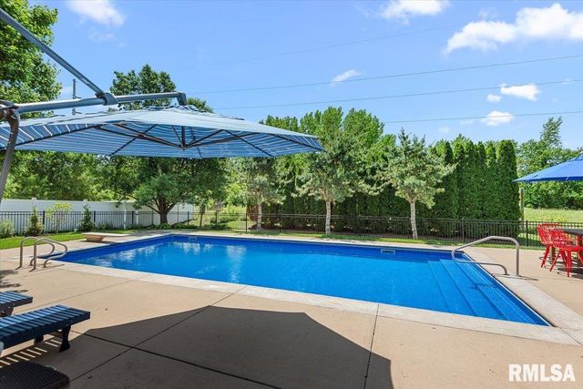 1104 Jemi Lane, Chatham, IL 62629