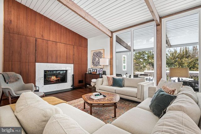 1424 FLAT ROCK RD, Penn Valley, PA 19072