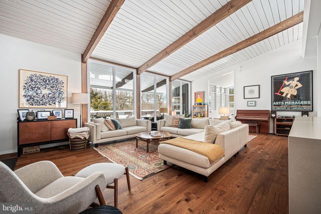 1424 FLAT ROCK RD, Penn Valley, PA 19072