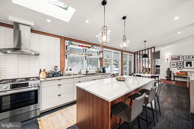 1424 FLAT ROCK RD, Penn Valley, PA 19072