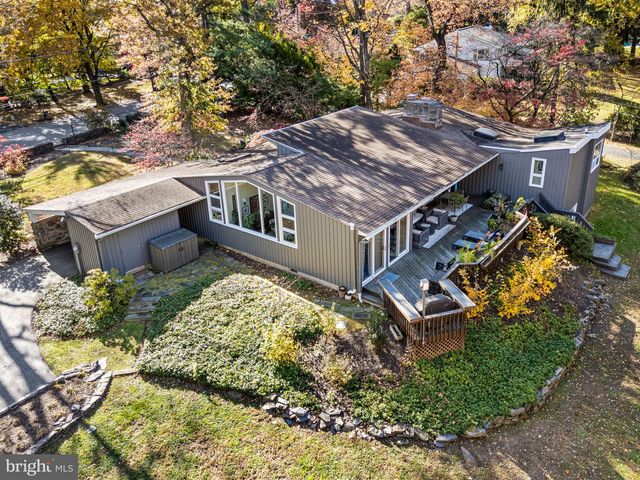 1424 FLAT ROCK RD, Penn Valley, PA 19072