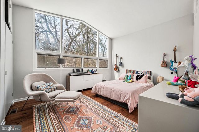 1424 FLAT ROCK RD, Penn Valley, PA 19072