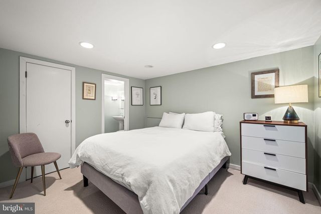 1424 FLAT ROCK RD, Penn Valley, PA 19072