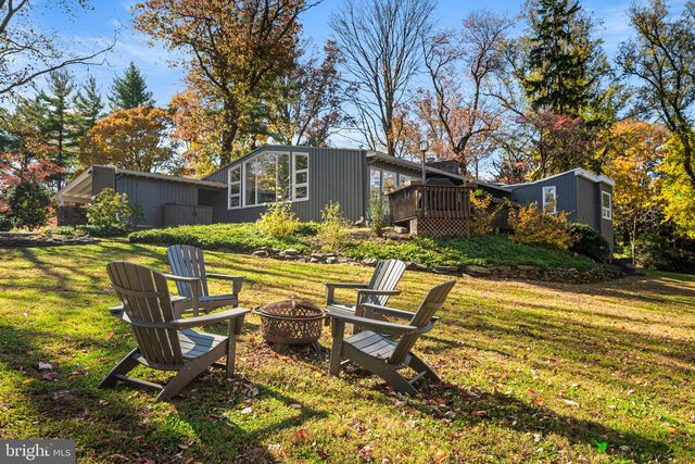 1424 FLAT ROCK RD, Penn Valley, PA 19072