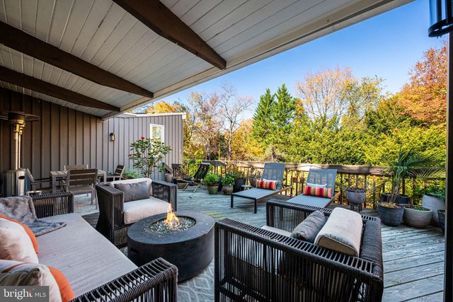 1424 FLAT ROCK RD, Penn Valley, PA 19072