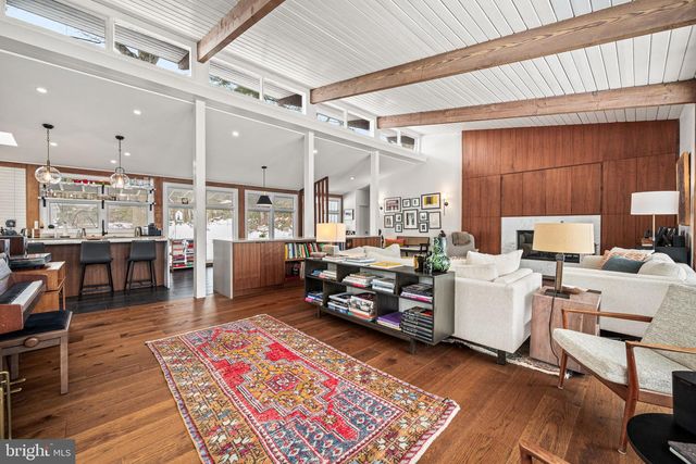 1424 FLAT ROCK RD, Penn Valley, PA 19072