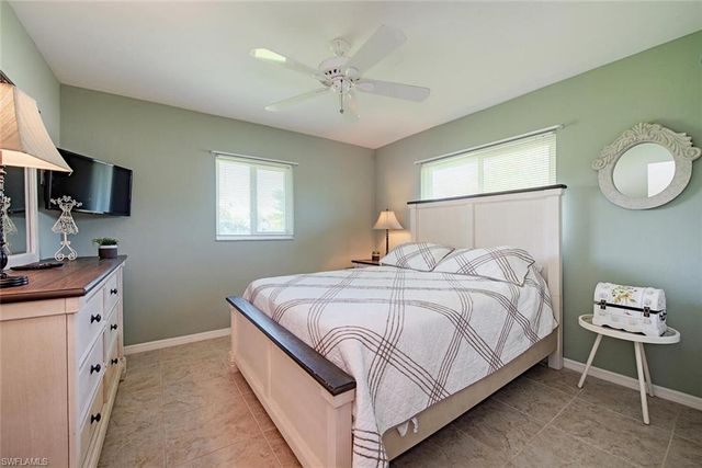 1364 Windswept AVE, Naples, FL 34109