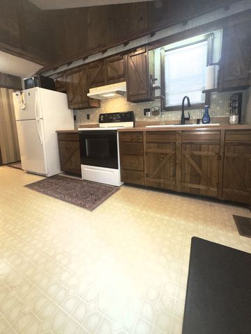 70 Ash Dr, Buchanan, TN 38222