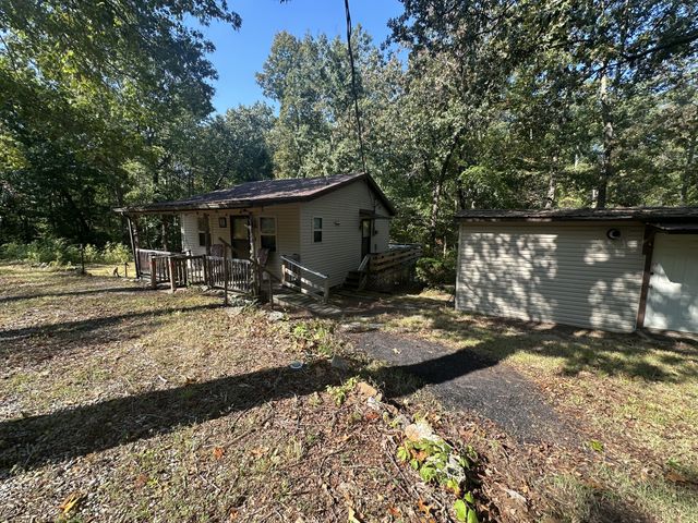 70 Ash Dr, Buchanan, TN 38222