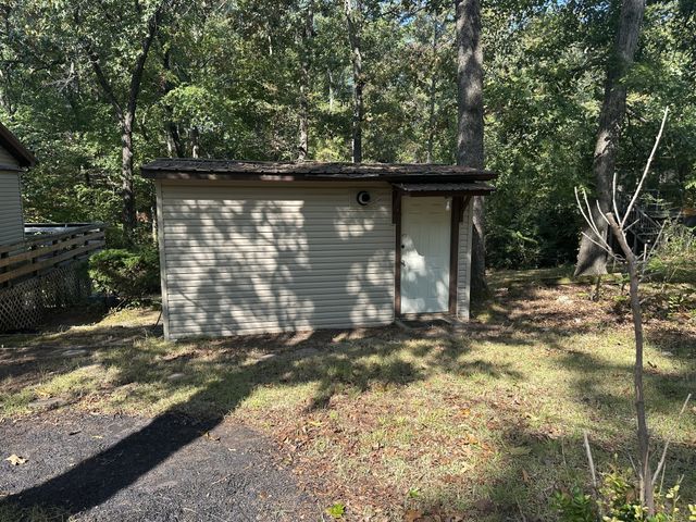 70 Ash Dr, Buchanan, TN 38222