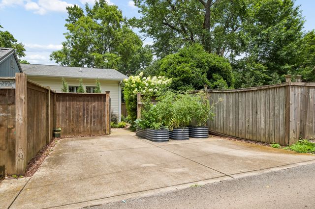 3815 Central Ave, Nashville, TN 37205