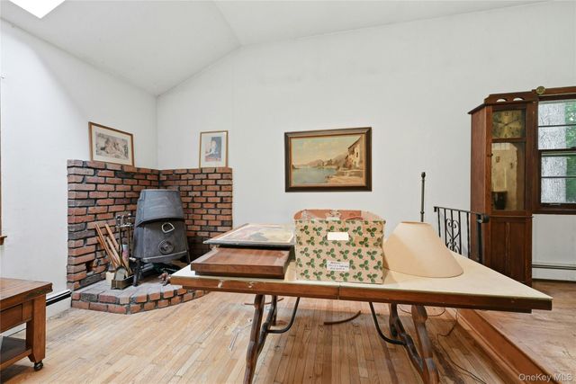 10 Lefferts Avenue, East Northport, NY 11731
