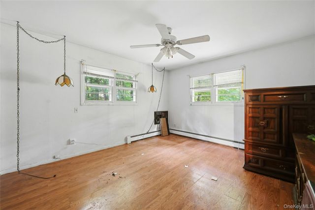 10 Lefferts Avenue, East Northport, NY 11731