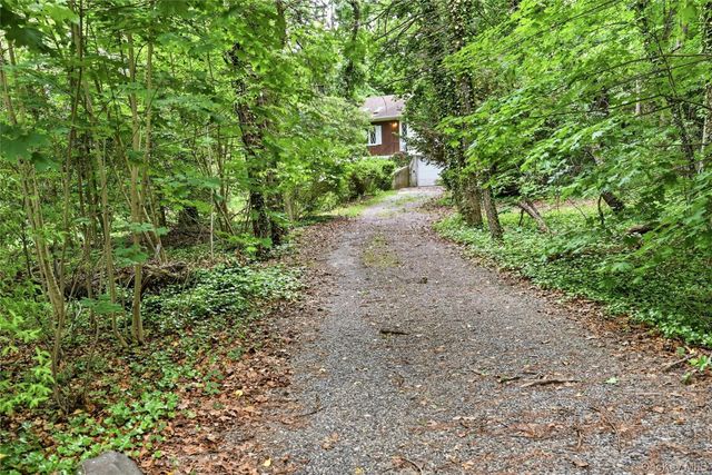 10 Lefferts Avenue, East Northport, NY 11731
