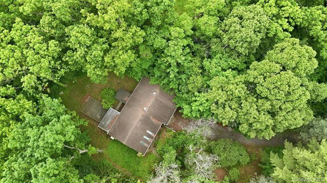 10 Lefferts Avenue, East Northport, NY 11731