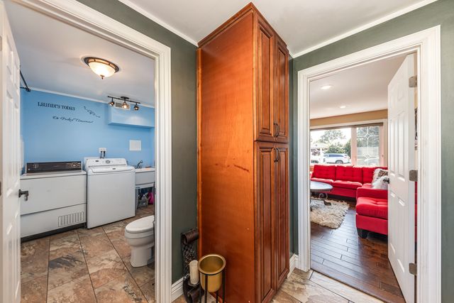 9236 Pembroke Lane, Bridgeview, IL 60455