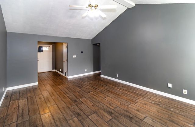4911 Yellowstone Drive, Newburgh, IN 47630