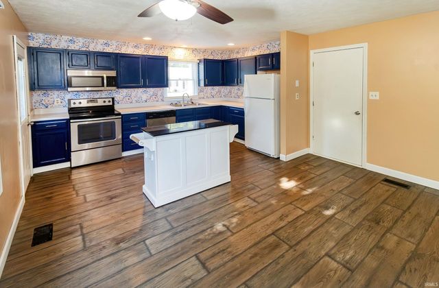 4911 Yellowstone Drive, Newburgh, IN 47630