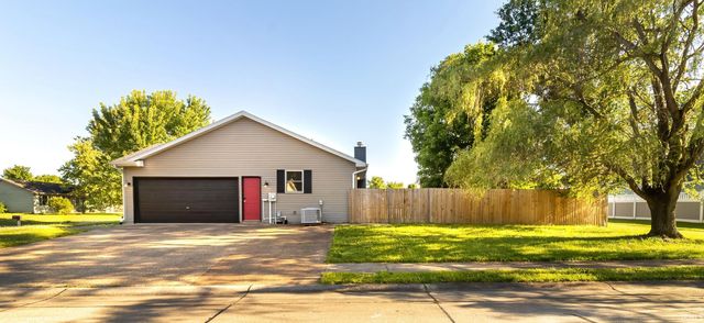 4911 Yellowstone Drive, Newburgh, IN 47630