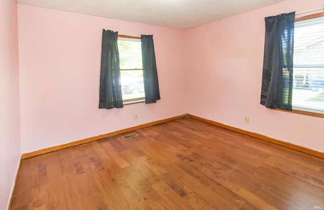 4911 Yellowstone Drive, Newburgh, IN 47630