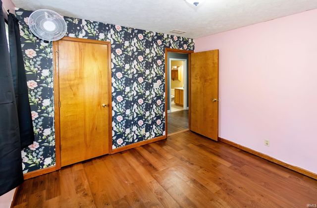 4911 Yellowstone Drive, Newburgh, IN 47630