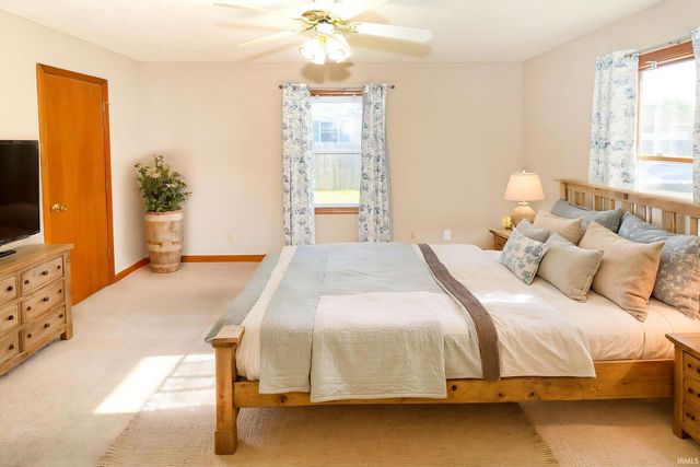 4911 Yellowstone Drive, Newburgh, IN 47630