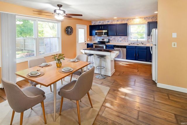 4911 Yellowstone Drive, Newburgh, IN 47630