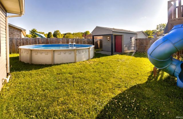 4911 Yellowstone Drive, Newburgh, IN 47630