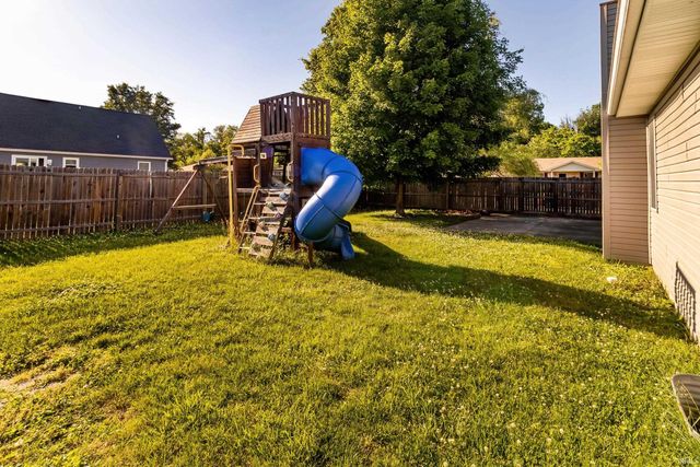 4911 Yellowstone Drive, Newburgh, IN 47630