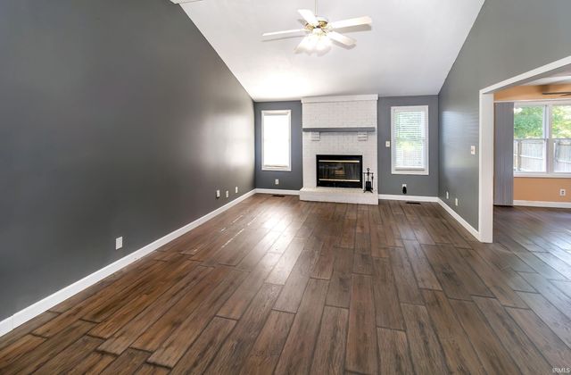 4911 Yellowstone Drive, Newburgh, IN 47630
