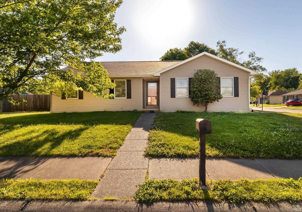 4911 Yellowstone Drive, Newburgh, IN 47630