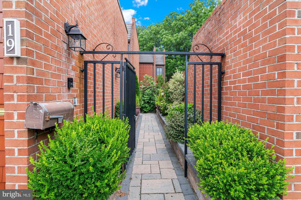 19 COLDWATER CT, Towson, MD 21204