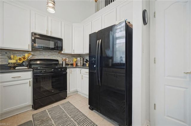 100 Bluff TER, Newport News, VA 23602
