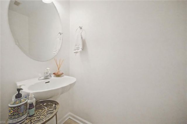 100 Bluff TER, Newport News, VA 23602