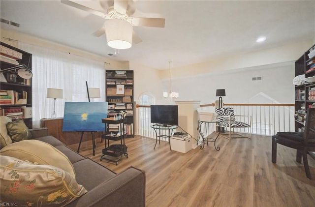 100 Bluff TER, Newport News, VA 23602