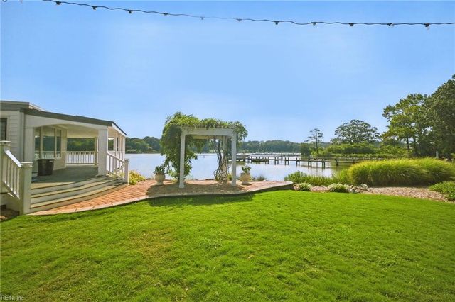 100 Bluff TER, Newport News, VA 23602